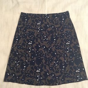 Flattering elastic waist skirt